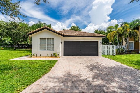 Villa ou maison à Miramar, Floride 4 chambres, 148.36 m2 № 2412953