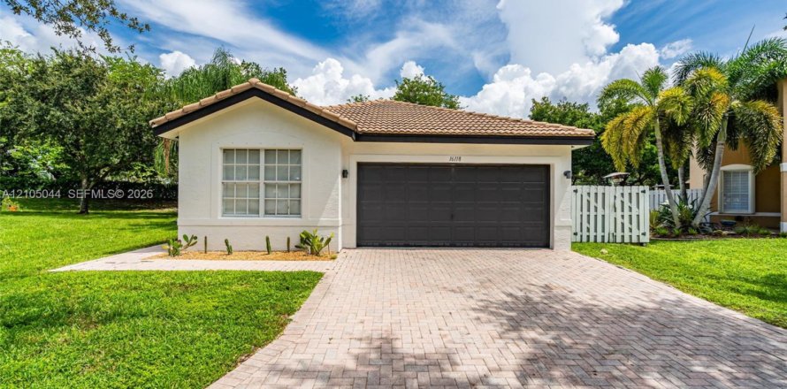 Villa ou maison à Miramar, Floride 4 chambres, 148.36 m2 № 2412953