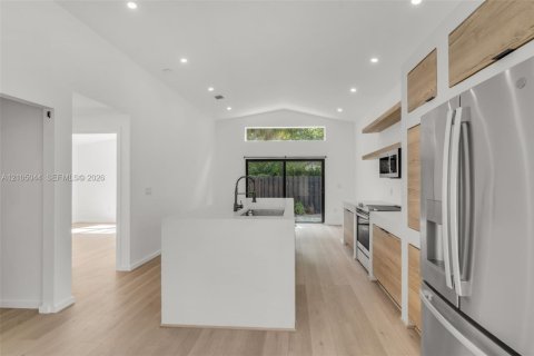 Villa ou maison à louer à Miramar, Floride: 4 chambres, 148.36 m2 № 2412953 - photo 14
