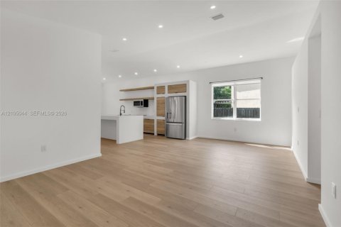 Villa ou maison à louer à Miramar, Floride: 4 chambres, 148.36 m2 № 2412953 - photo 4