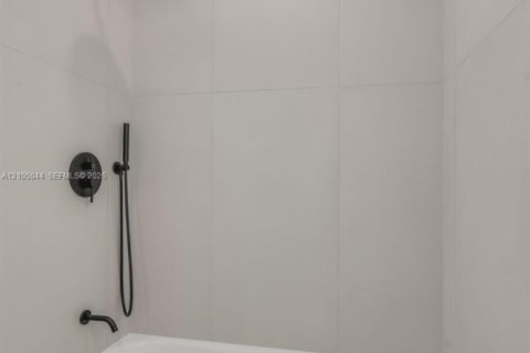 Villa ou maison à louer à Miramar, Floride: 4 chambres, 148.36 m2 № 2412953 - photo 26
