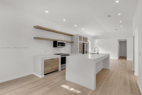 Villa ou maison à louer à Miramar, Floride: 4 chambres, 148.36 m2 № 2412953 - photo 10