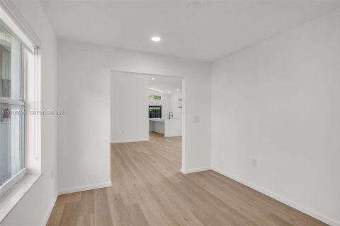 Villa ou maison à louer à Miramar, Floride: 4 chambres, 148.36 m2 № 2412953 - photo 15