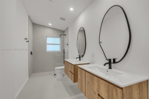 Villa ou maison à louer à Miramar, Floride: 4 chambres, 148.36 m2 № 2412953 - photo 20