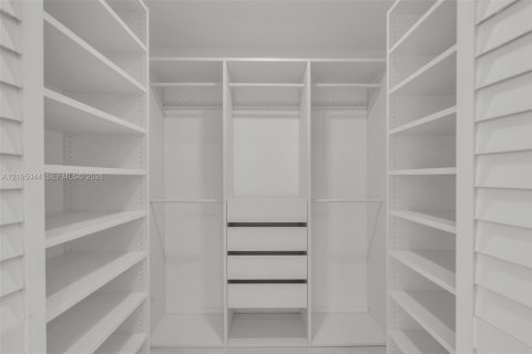 Villa ou maison à louer à Miramar, Floride: 4 chambres, 148.36 m2 № 2412953 - photo 19