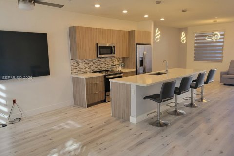 Condo in Doral, Florida, 3 bedrooms  № 2033988 - photo 4