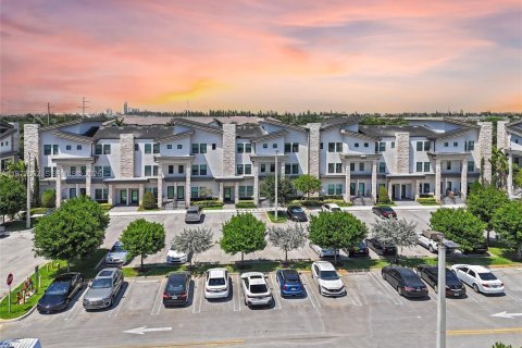 Condo in Doral, Florida, 3 bedrooms  № 2033988