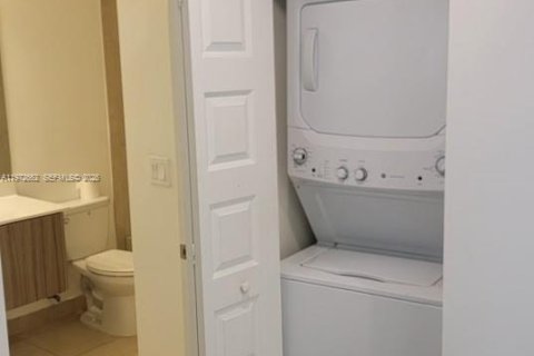 Condo in Doral, Florida, 3 bedrooms  № 2033988 - photo 13