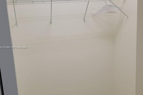 Condo in Doral, Florida, 3 bedrooms  № 2033988 - photo 12