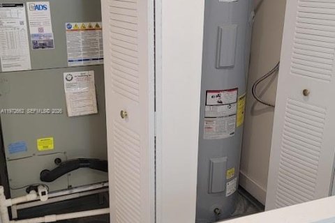 Condo in Doral, Florida, 3 bedrooms  № 2033988 - photo 14