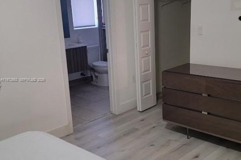 Condo in Doral, Florida, 3 bedrooms  № 2033988 - photo 10