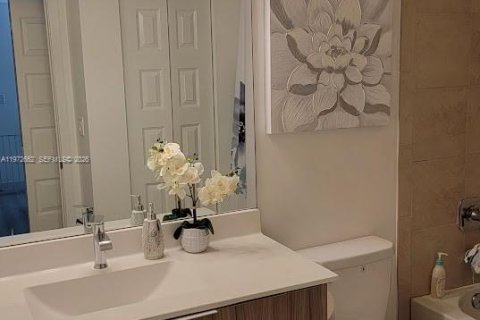 Condo in Doral, Florida, 3 bedrooms  № 2033988 - photo 8