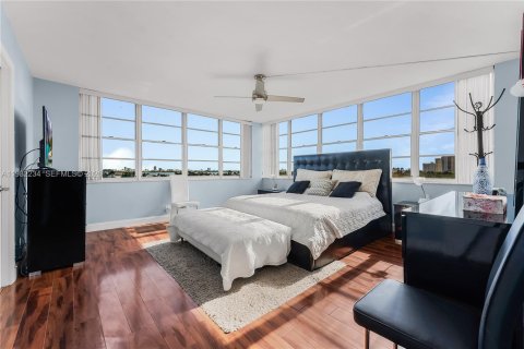 Copropriété à vendre à North Miami, Floride: 2 chambres, 110.37 m2 № 2045021 - photo 21