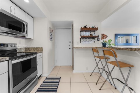 Copropriété à vendre à North Miami, Floride: 2 chambres, 110.37 m2 № 2045021 - photo 16
