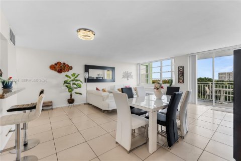 Copropriété à vendre à North Miami, Floride: 2 chambres, 110.37 m2 № 2045021 - photo 8
