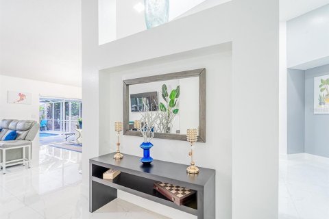 Casa en venta en Brandon, Florida, 5 dormitorios, 219.25 m2 № 1903486 - foto 22