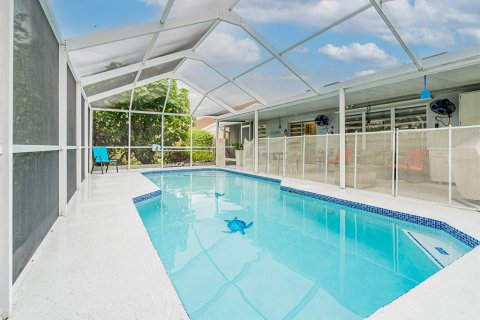 Casa en venta en Brandon, Florida, 5 dormitorios, 219.25 m2 № 1903486 - foto 28