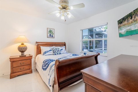 Casa en venta en Brandon, Florida, 5 dormitorios, 219.25 m2 № 1903486 - foto 17