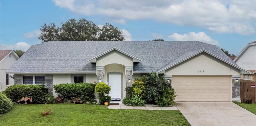 Casa en Brandon, Florida 5 dormitorios, 219.25 m2 № 1903486