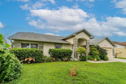 Casa en venta en Brandon, Florida, 5 dormitorios, 219.25 m2 № 1903486 - foto 3