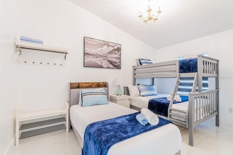 Casa en venta en Brandon, Florida, 5 dormitorios, 219.25 m2 № 1903486 - foto 16