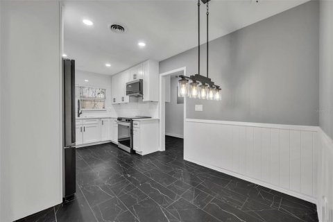 Casa en venta en Maitland, Florida, 4 dormitorios, 225.85 m2 № 1772221 - foto 9