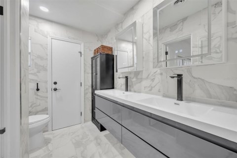 Casa en venta en Maitland, Florida, 4 dormitorios, 225.85 m2 № 1772221 - foto 17