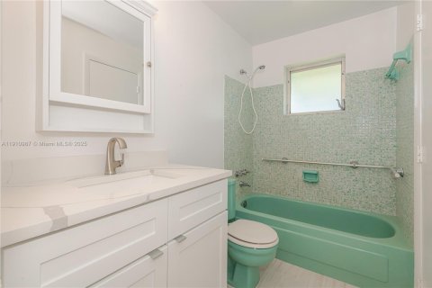 Casa en venta en Pompano Beach, Florida, 2 dormitorios, 96.06 m2 № 2016445 - foto 16