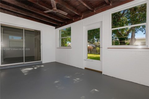 Casa en venta en Pompano Beach, Florida, 2 dormitorios, 96.06 m2 № 2016445 - foto 22