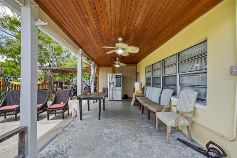 House in Tampa, Florida 4 bedrooms, 148.83 sq.m. № 1845395 - photo 29