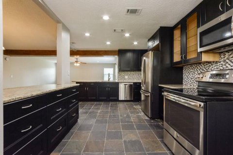 Casa en alquiler en Orlando, Florida, 3 dormitorios, 180.6 m2 № 1914521 - foto 7