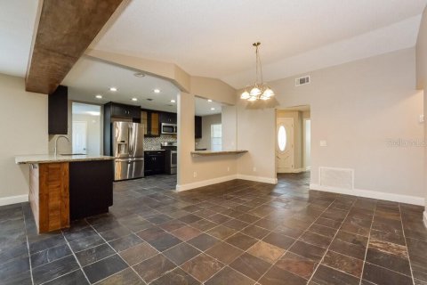 Casa en alquiler en Orlando, Florida, 3 dormitorios, 180.6 m2 № 1914521 - foto 5