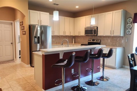 Casa en venta en Kissimmee, Florida, 5 dormitorios, 290.04 m2 № 2237463 - foto 8