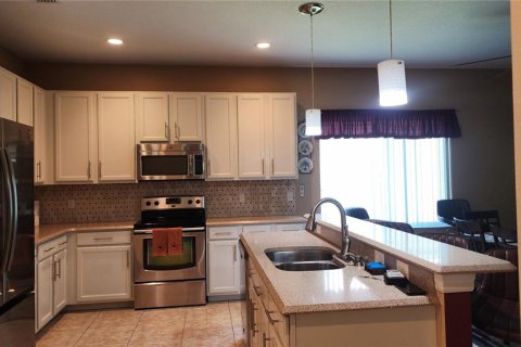 Casa en venta en Kissimmee, Florida, 5 dormitorios, 290.04 m2 № 2237463 - foto 4