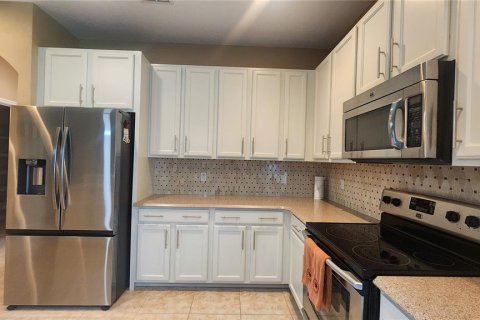 Casa en venta en Kissimmee, Florida, 5 dormitorios, 290.04 m2 № 2237463 - foto 5