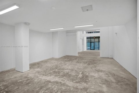 Купить коммерческую недвижимость в Майами, Флорида № 1958750 - фото 14