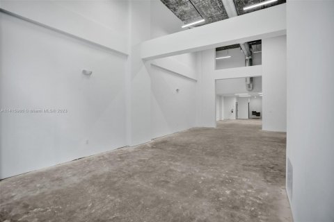 Купить коммерческую недвижимость в Майами, Флорида № 1958750 - фото 10