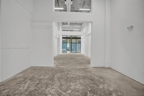 Купить коммерческую недвижимость в Майами, Флорида № 1958750 - фото 16