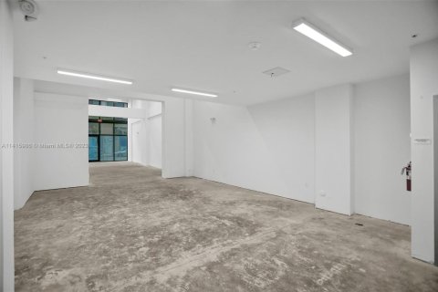 Купить коммерческую недвижимость в Майами, Флорида № 1958750 - фото 26