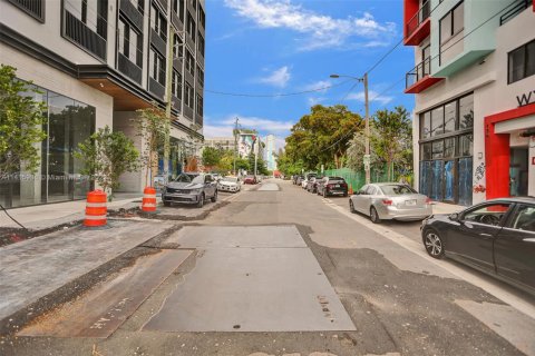 Купить коммерческую недвижимость в Майами, Флорида № 1958750 - фото 11