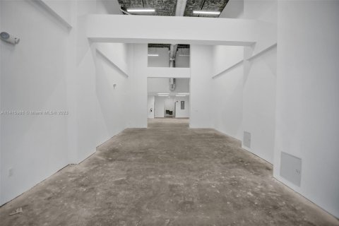 Купить коммерческую недвижимость в Майами, Флорида № 1958750 - фото 25