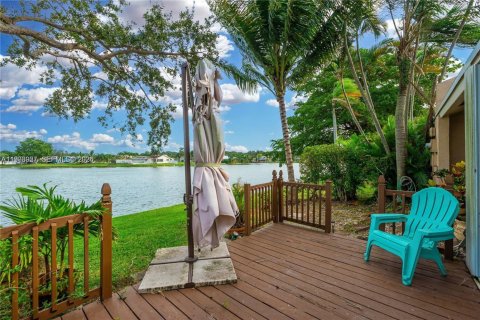 House in Coconut Creek, Florida 2 bedrooms, 91.69 sq.m. № 2041018 - photo 22