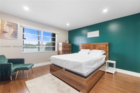 House in Coconut Creek, Florida 2 bedrooms, 91.69 sq.m. № 2041018 - photo 10