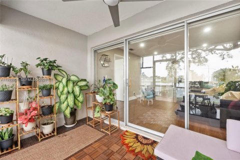 House in Coconut Creek, Florida 2 bedrooms, 91.69 sq.m. № 2041018 - photo 19