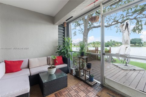 House in Coconut Creek, Florida 2 bedrooms, 91.69 sq.m. № 2041018 - photo 14