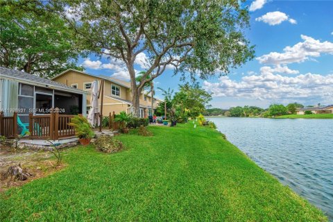 House in Coconut Creek, Florida 2 bedrooms, 91.69 sq.m. № 2041018 - photo 21