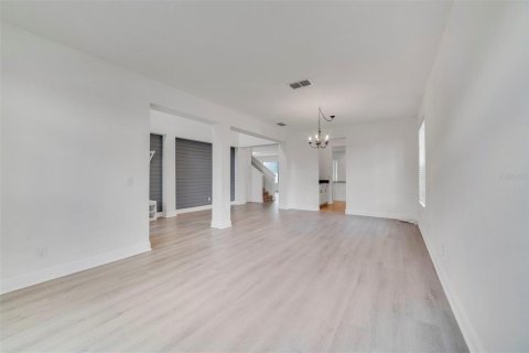 House in Winter Garden, Florida 5 bedrooms, 342.81 sq.m. № 1877384 - photo 23