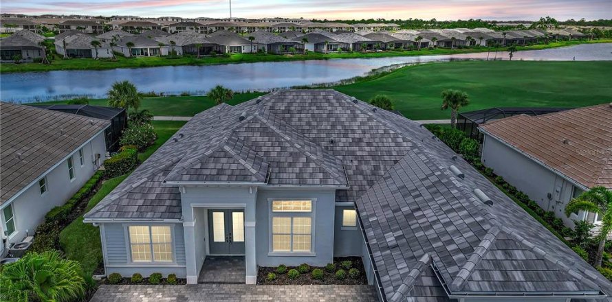 House in Punta Gorda, Florida 4 bedrooms, 261.15 sq.m. № 1878280