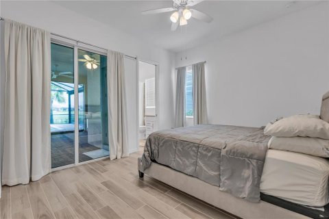 House in Punta Gorda, Florida 4 bedrooms, 261.15 sq.m. № 1878280 - photo 19