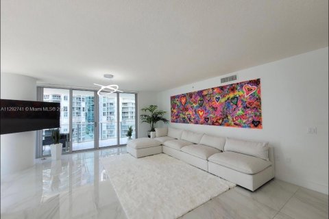 Copropriété à louer à Sunny Isles Beach, Floride: 3 chambres, 175.77 m2 № 1703001 - photo 4